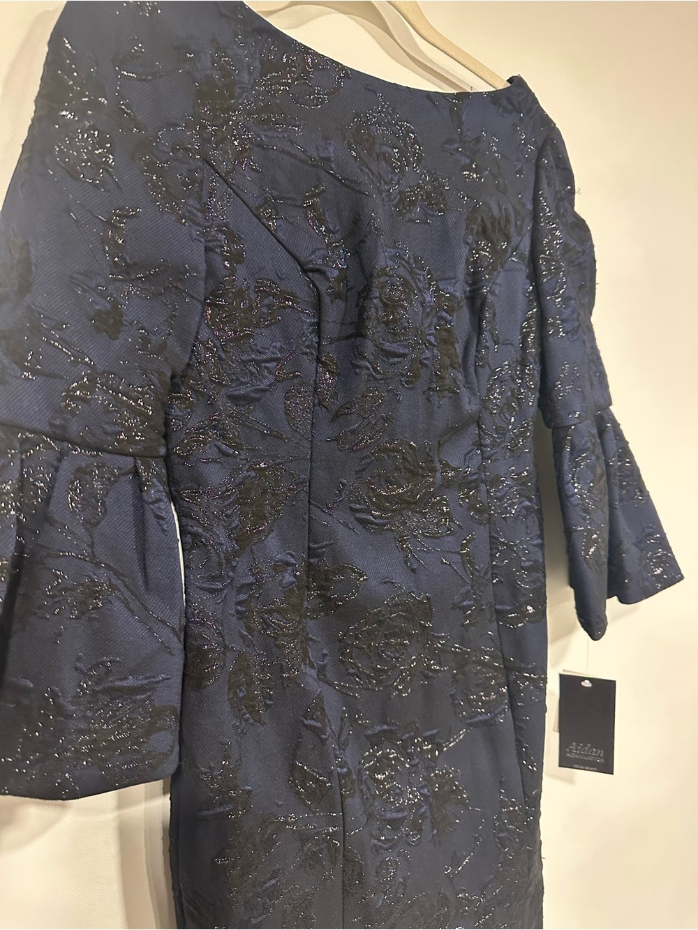 NWT Aidan Mattox Navy Sheath Cocktail Dress Floral Jacquard Bell Sleeve Sz 4 - Picture 2 of 5